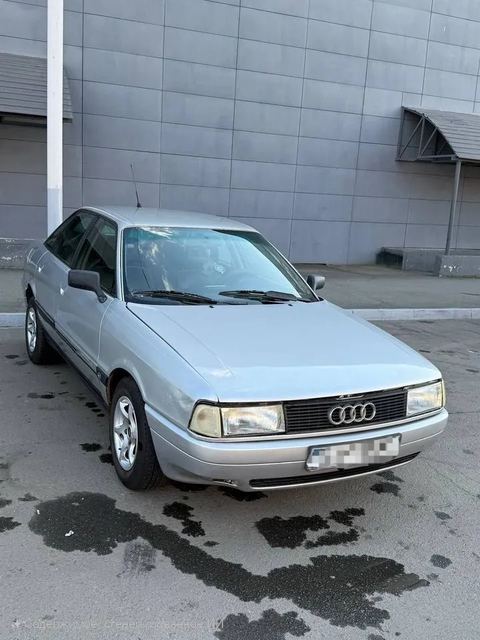 Audi 90 2.0 MT — фото 2