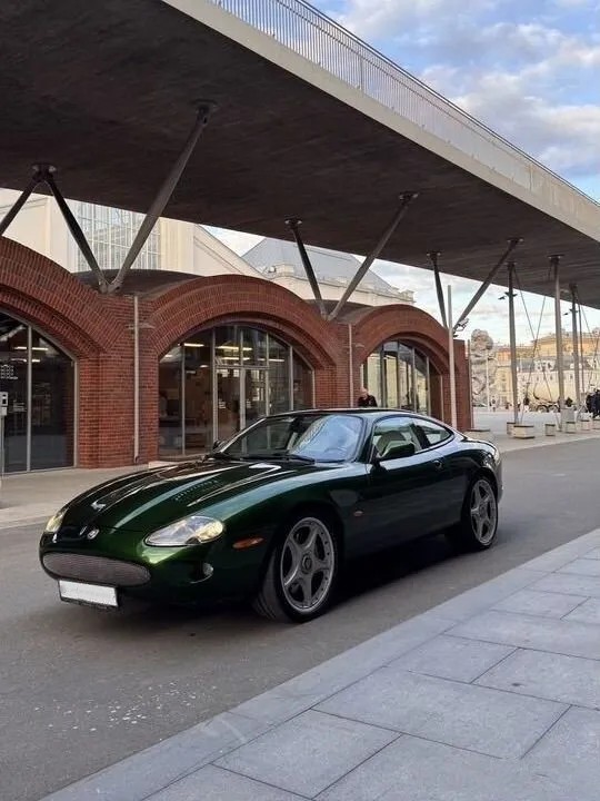 Jaguar XKR