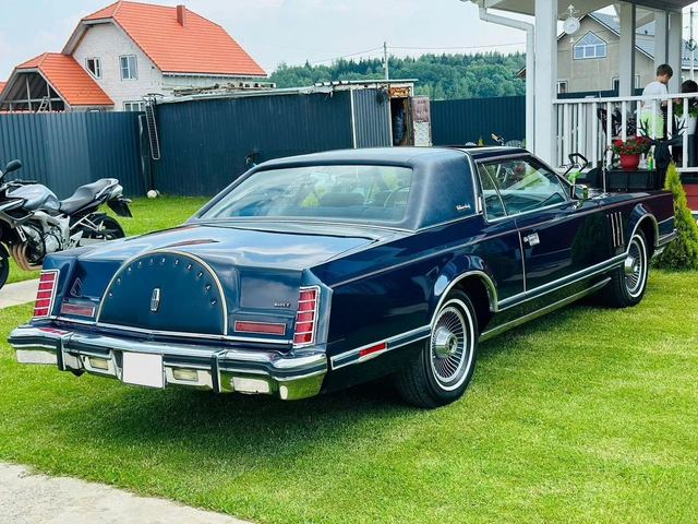 Lincoln Continental — фото 7