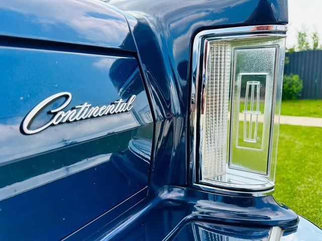 Lincoln Continental — фото 9