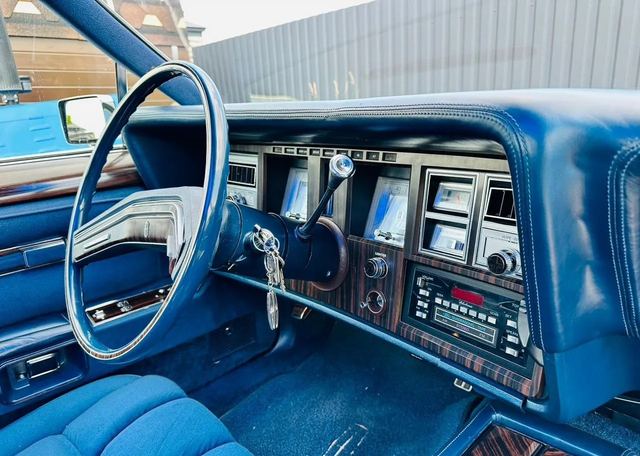 Lincoln Continental — фото 10