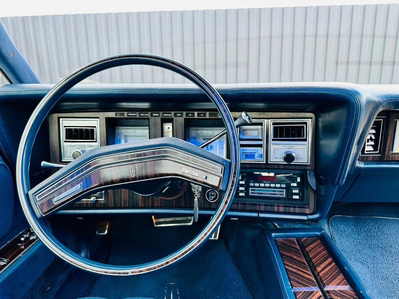 Lincoln Continental — фото 11
