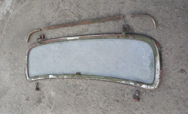 Mercedes Benz 170v Ветровое стекло
