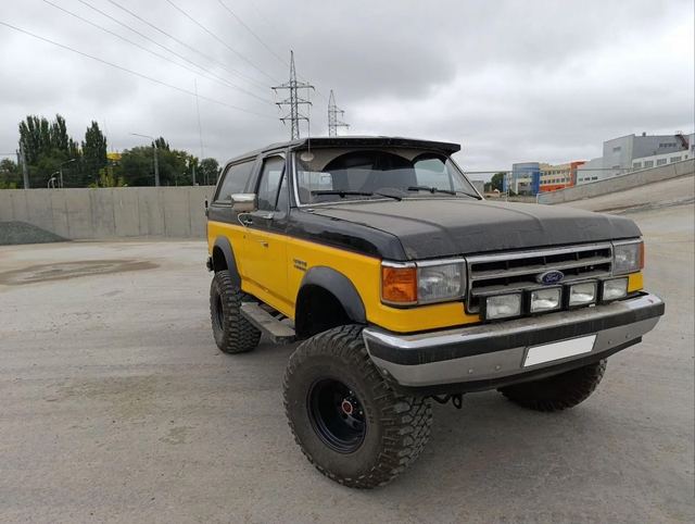 Ford Bronco 4.9 AT — фото 1