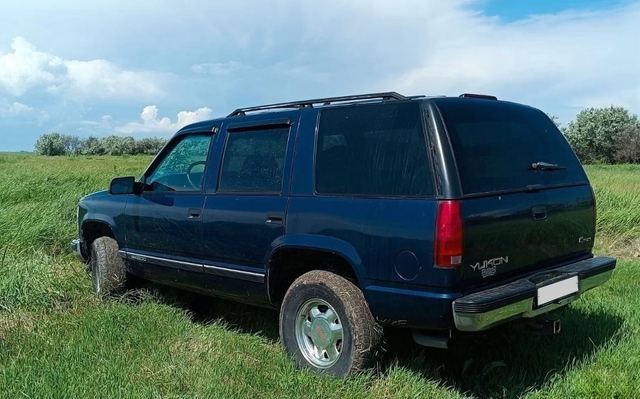 GMC Yukon 5.7 AT — фото 3
