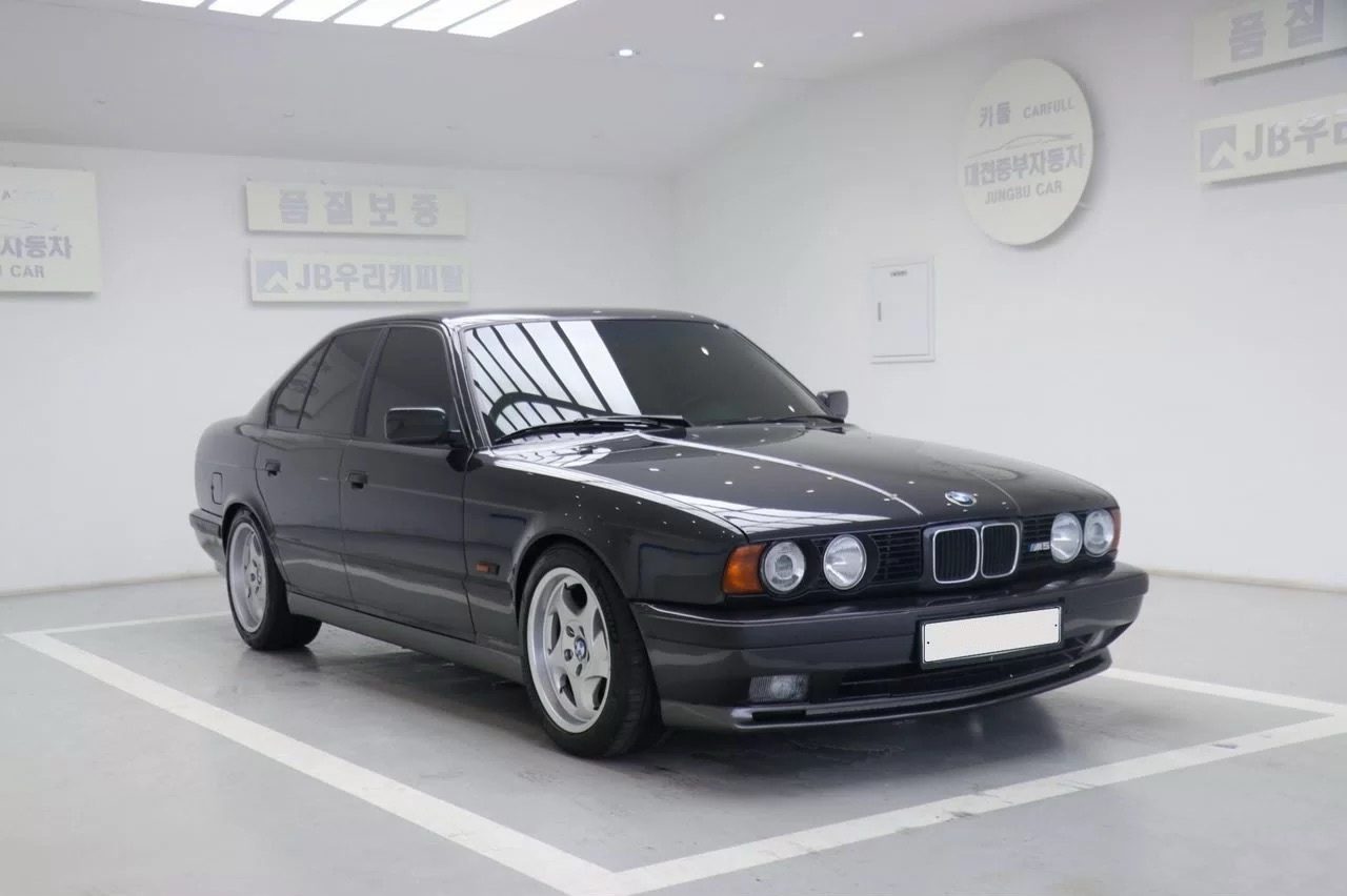 BMW M5 3.5 MT