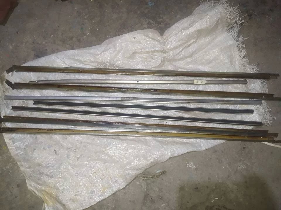 ГАЗ 21 Стойка опускного стекла