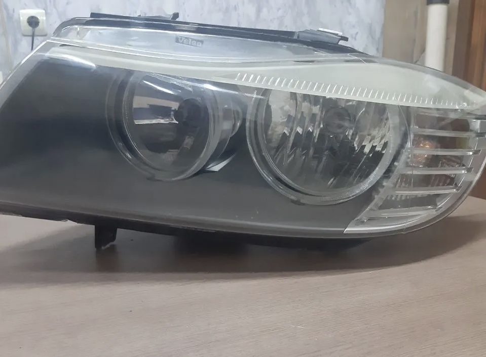 BMW Фара левая