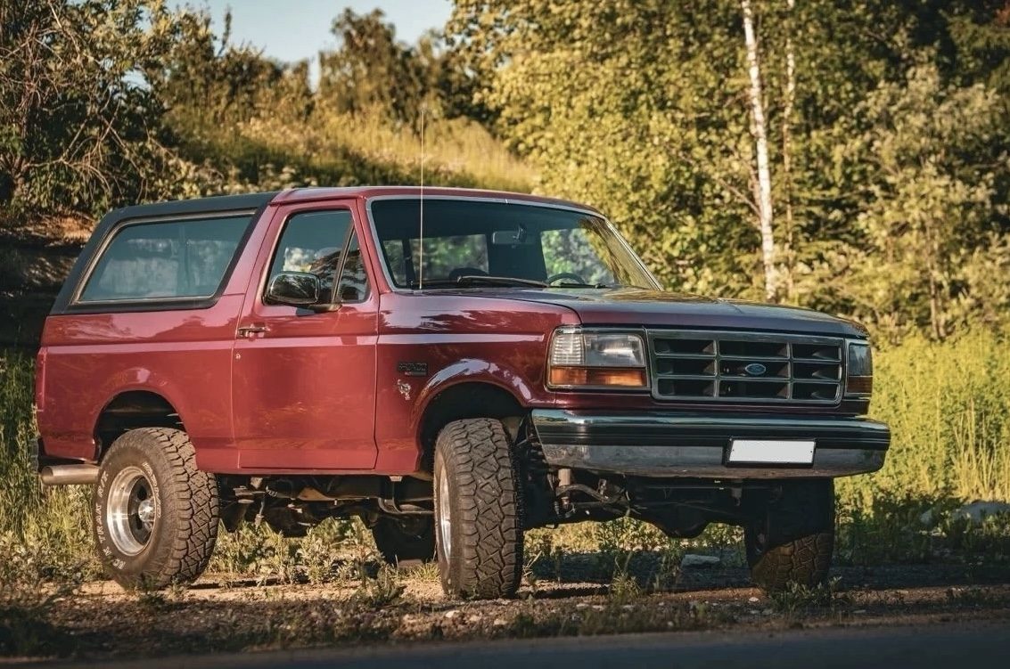 Ford Bronco 4.9 AT