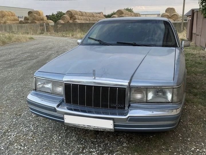 Lincoln Town Car 5.0 AT