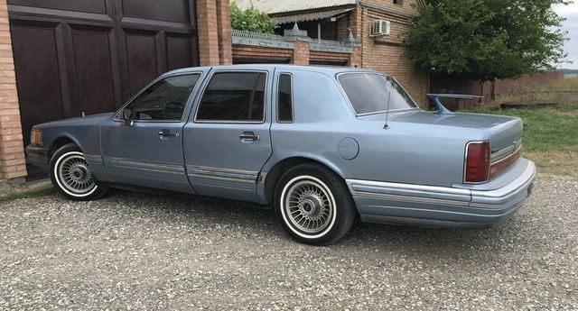Lincoln Town Car 5.0 AT — фото 3
