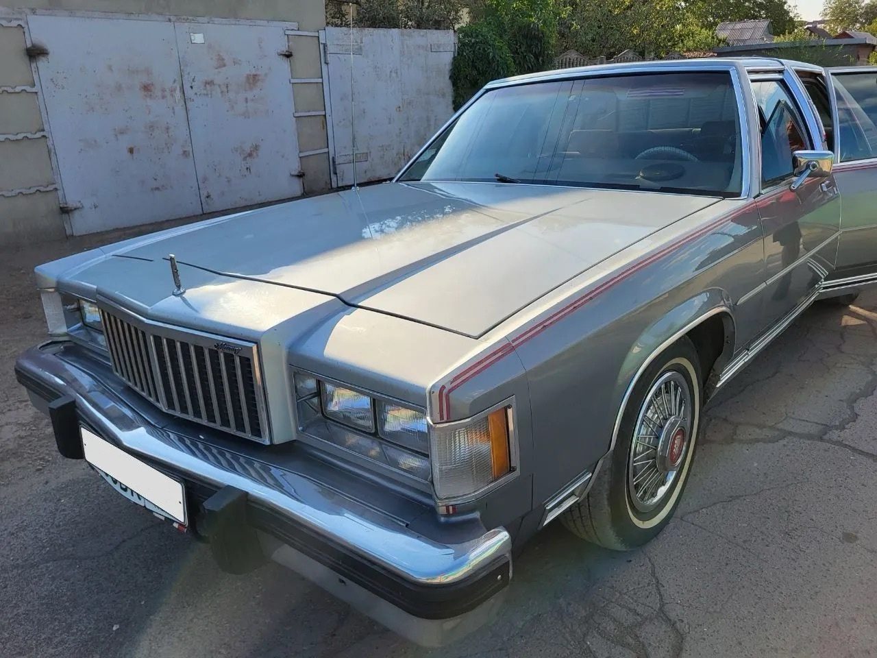 Mercury Grand Marquis 4.9 AT