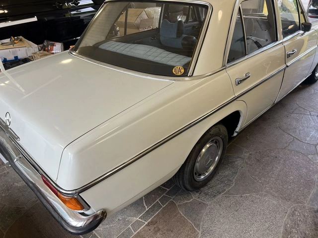 Mercedes-Benz W115 2.0 MT — фото 3