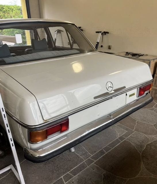 Mercedes-Benz W115 2.0 MT — фото 4