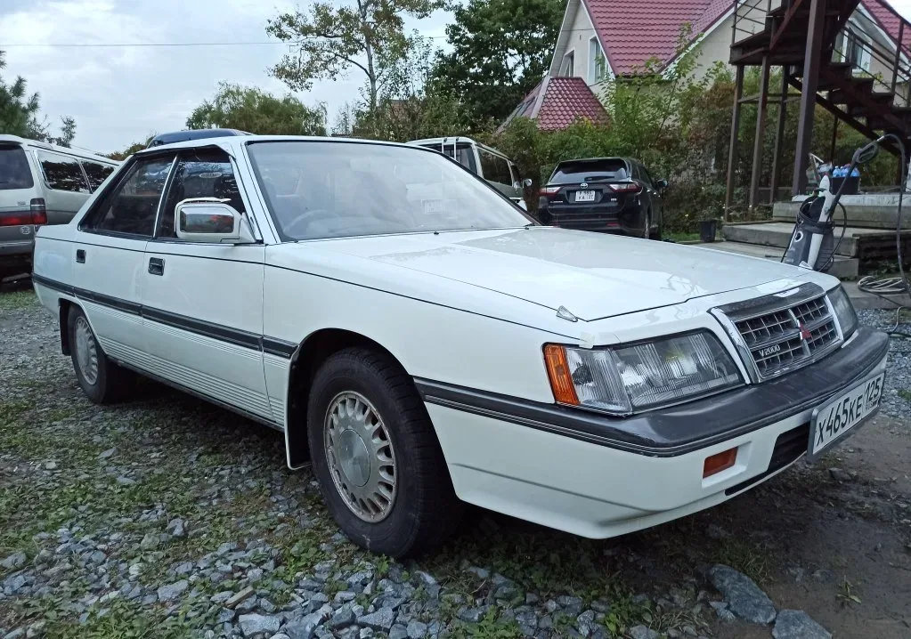 Mitsubishi Galant, Eterna 1989