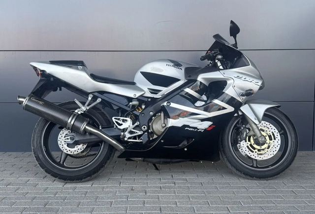 Honda CBR 600 F4i, 2002 — Ростов-на-Дону
