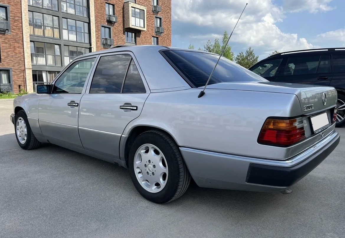 Mercedes-Benz W124 2.0 MT — фото 2