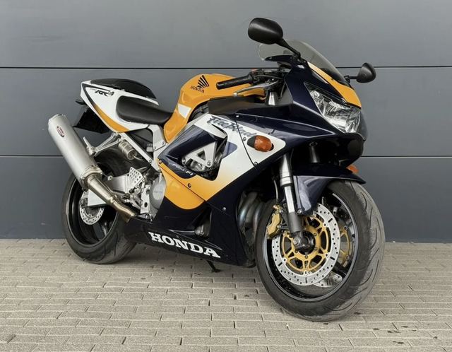 Honda CBR 929RR Fireblade — фото 2
