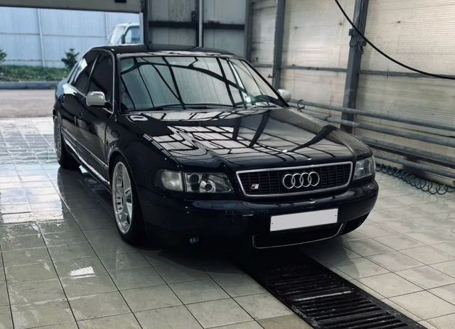Audi S8 4.2 AT, 1998 — Москва