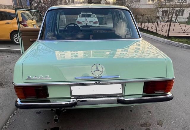Mercedes-Benz W115 2.4 MT — фото 5