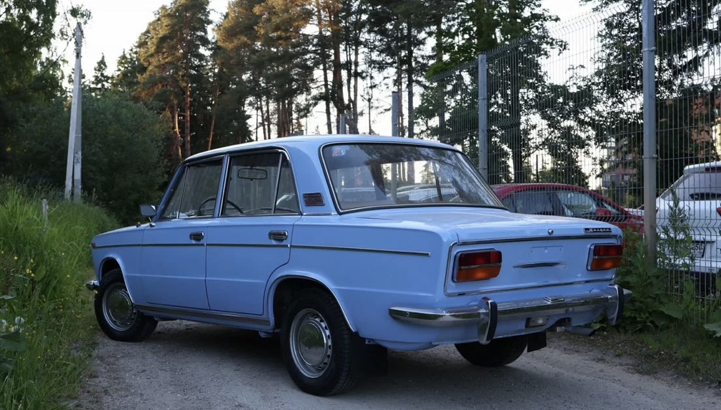 ВАЗ (LADA) 2103 1.5 MT — фото 3