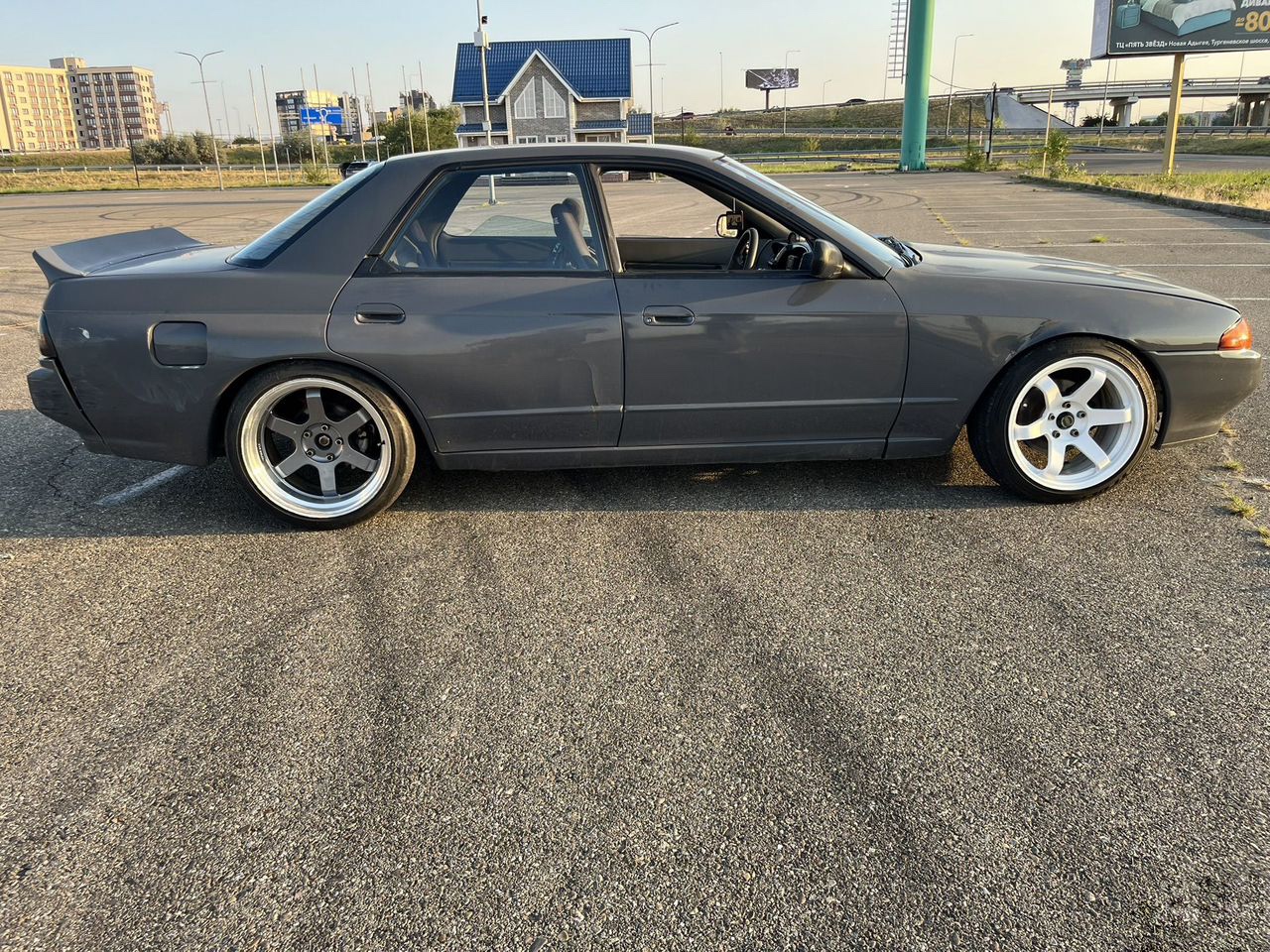 Nissan Skyline 1.8 MT — фото 2