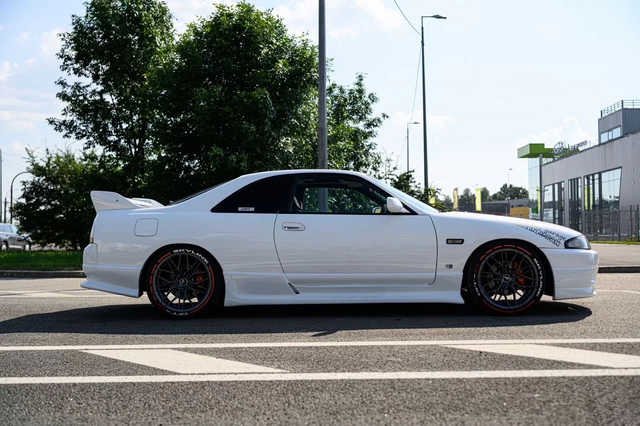 Nissan Skyline 2.0 MT — фото 4