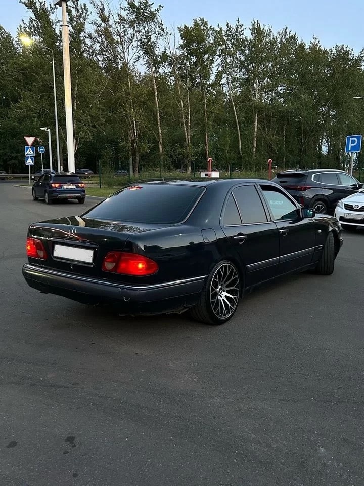 Mercedes-Benz E-класс 2.3 AT — фото 2