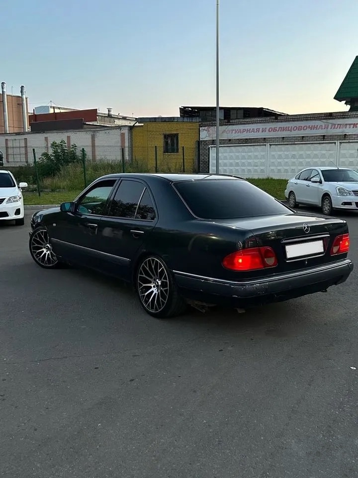 Mercedes-Benz E-класс 2.3 AT — фото 3