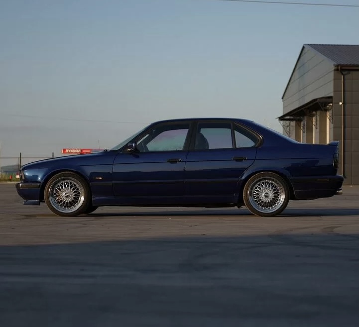 BMW 5 серия 4.0 MT