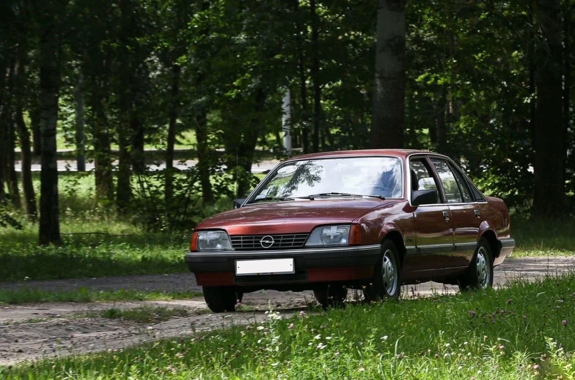 Opel Rekord E 2.0 MT