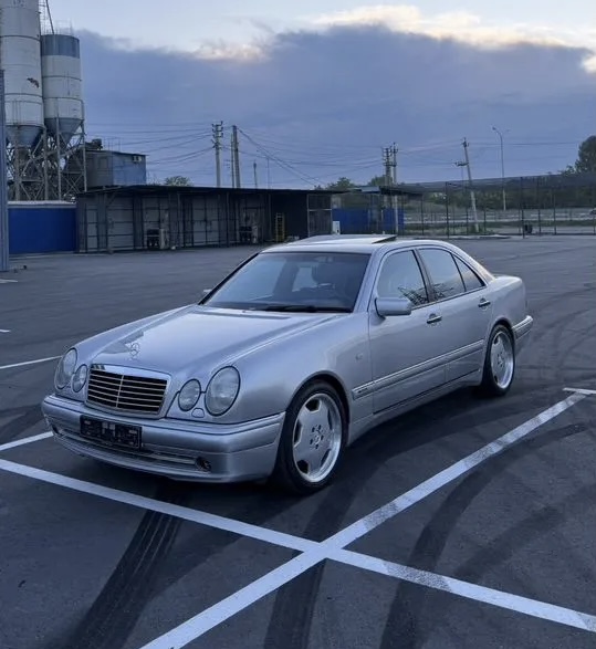 Mercedes-Benz E-класс 4.3 AT — фото 3