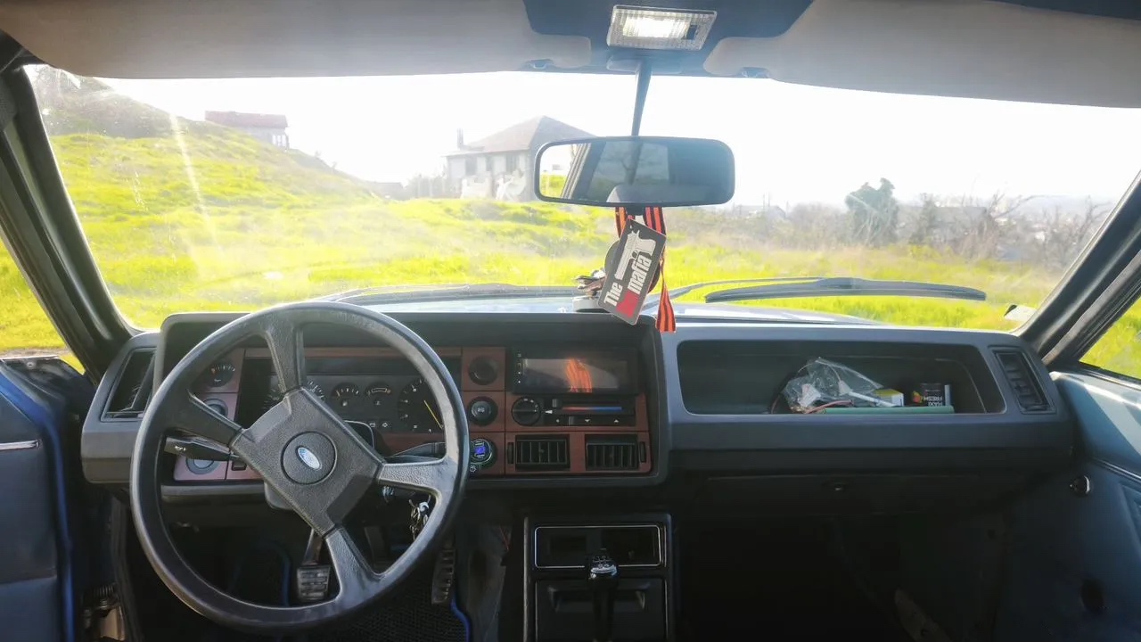 Ford Granada 2.8 MT — фото 7