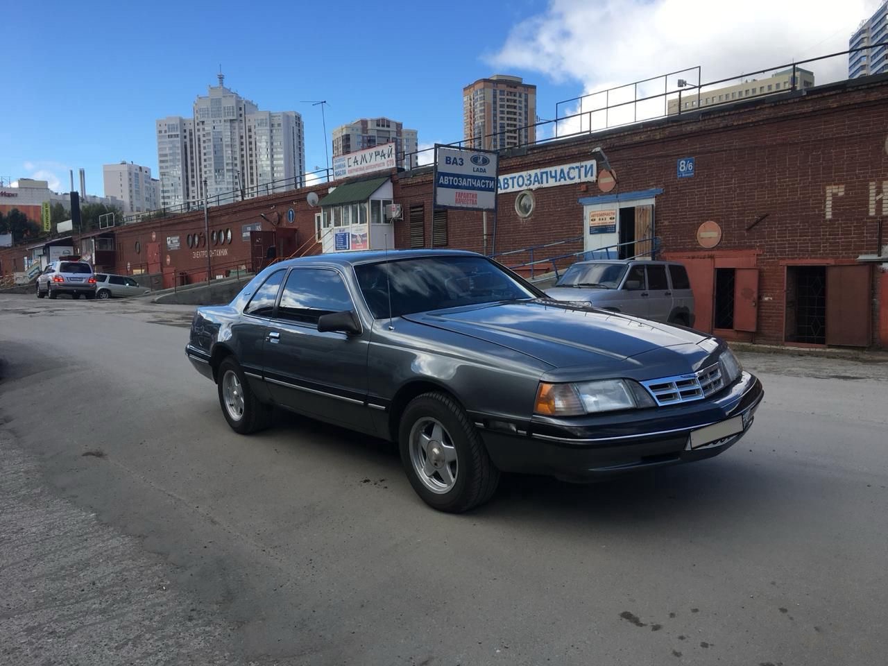 Ford Thunderbird 4.9 AT