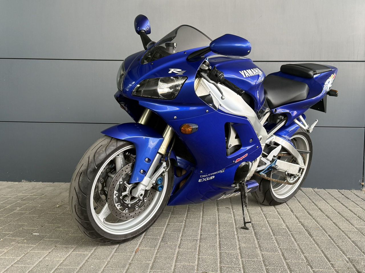 Yamaha R1 — фото 3