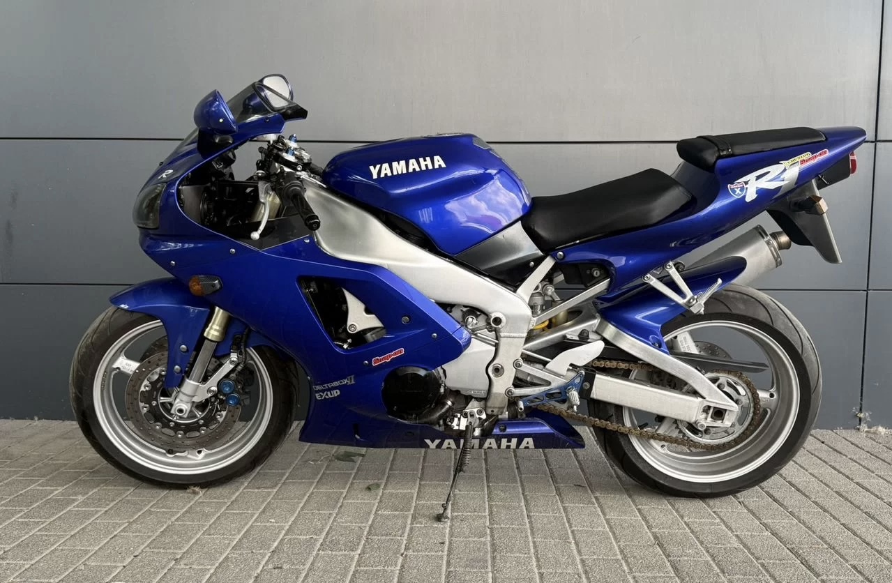 Yamaha R1 — фото 4