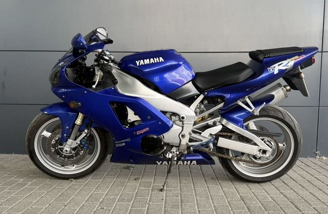 Yamaha R1 — фото 4