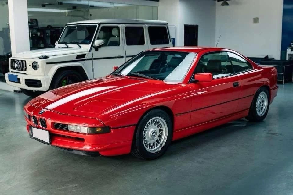 BMW 8 серия 5.0 AT — фото 2