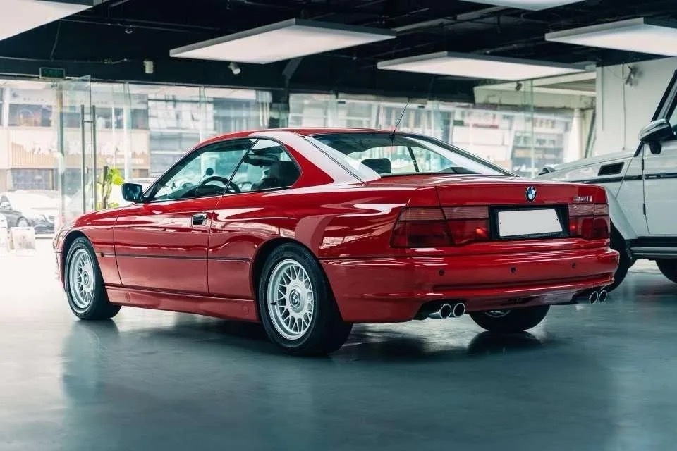 BMW 8 серия 5.0 AT — фото 4