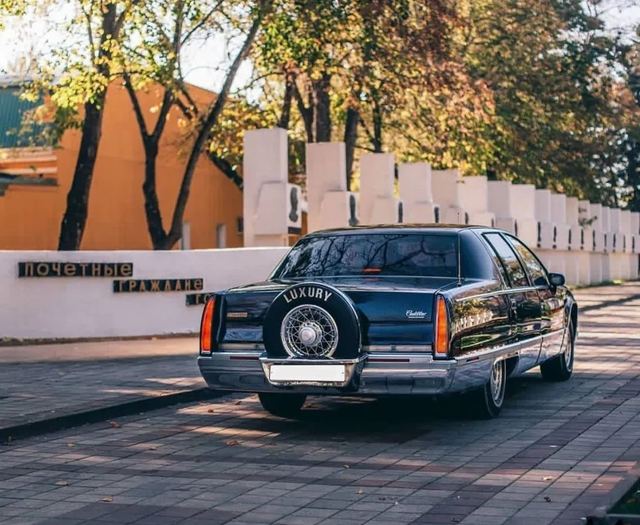 Cadillac Fleetwood 5.7 AT — фото 3