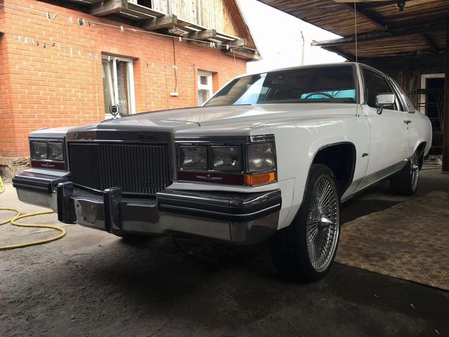 Cadillac DE Ville 4.1 AT, 1982 — Омск