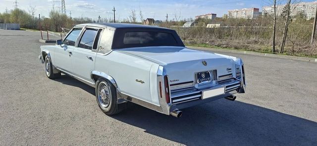 Cadillac Brougham 5.0 AT — фото 4