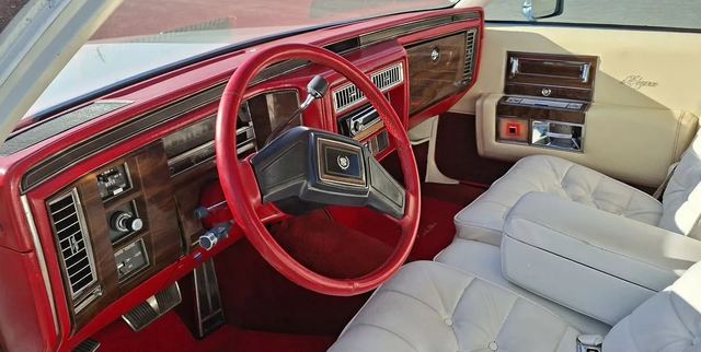 Cadillac Brougham 5.0 AT — фото 5