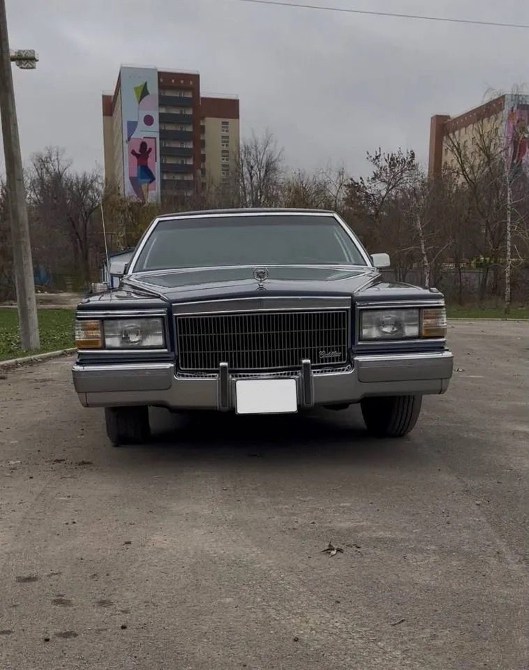 Cadillac Brougham 5.0 AT