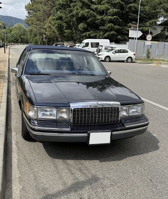 Lincoln Town Car 4.6 AT, 1993 — Донецк