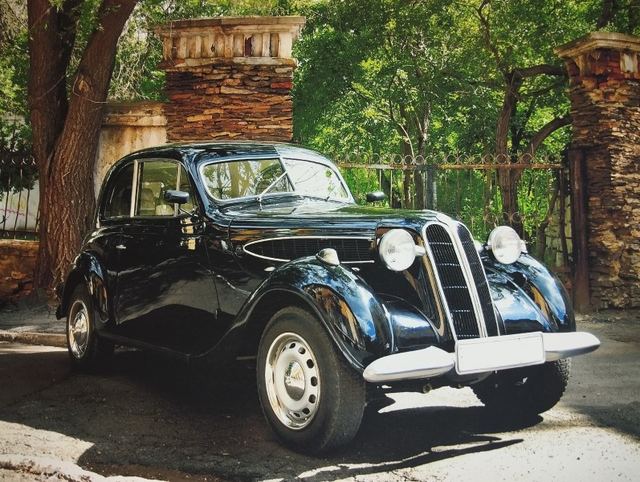 BMW 320 МТ — ——-