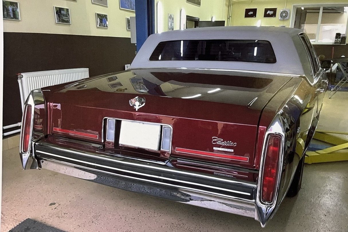CADILLAC FLEETWOOD BROUGHAM — фото 2